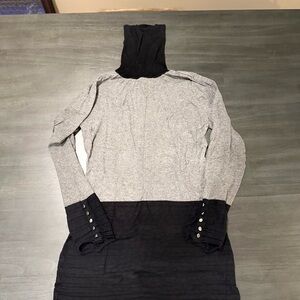 VENUS Gray and Black Turtleneck Sweater